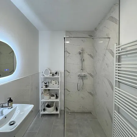 Modernes - Kostenloser Parkplatz - Zentral Lejlighed